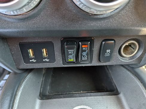 Used 2020 Mitsubishi Outlander Sport ES FWD image 43