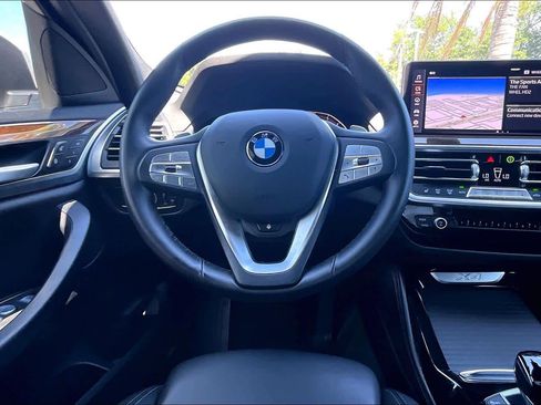 Used 2024 BMW X4 xDrive30i AWD/4WD image 6
