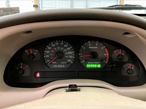 Used 2002 Ford Mustang Coupe RWD image 20