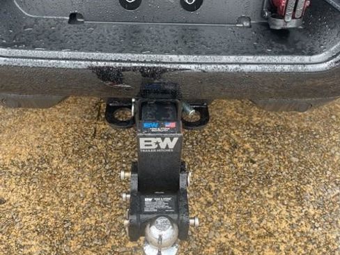 Used 2025 RAM 3500 Laramie AWD/4WD image 6