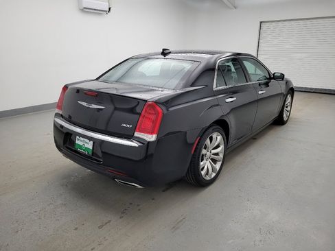 Used 2019 Chrysler 300 Limited image 9