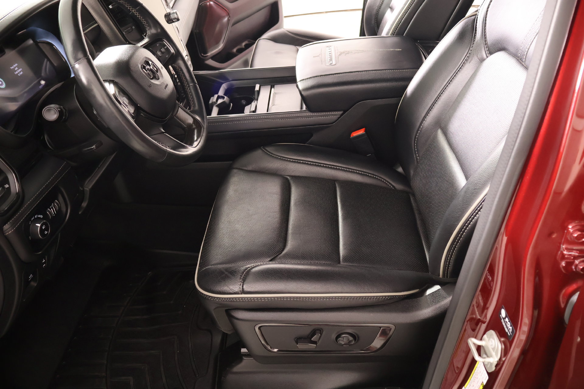 Used 2023 RAM 1500 Limited AWD/4WD image 12