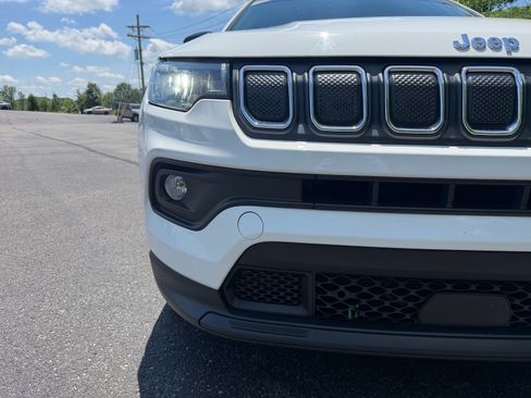 Used 2022 Jeep Compass Latitude w/ Convenience Group AWD/4WD image 5