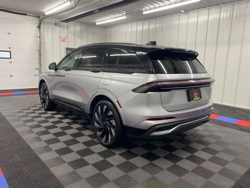 Used 2024 Lincoln Nautilus Reserve w/ Equipment Group 202A image 6