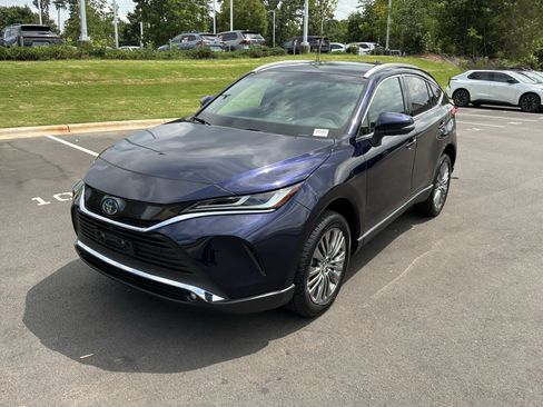 Used 2023 Toyota Venza Limited AWD/4WD image 5