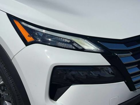 Certified 2025 Nissan Rogue S AWD/4WD image 9