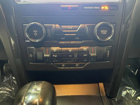 Used 2019 Ford Explorer XLT w/ Equipment Group 201A image 14