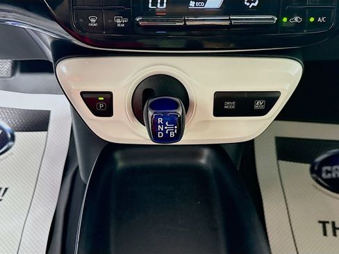 Certified 2018 Toyota Prius Two w/ Prius Two Safety Plus Package FWD image 16