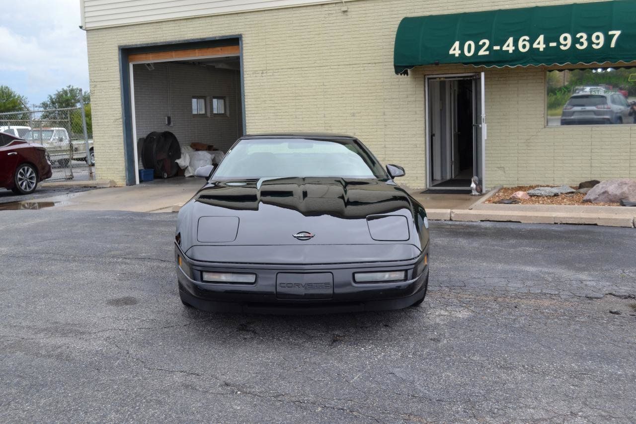 Used 1994 Chevrolet Corvette Coupe RWD image 2