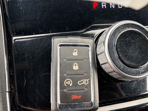 Used 2023 Jeep Grand Cherokee L Laredo image 21