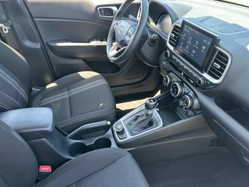Used 2025 Hyundai Venue SEL FWD image 20