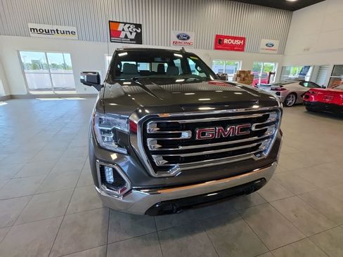 Used 2019 GMC Sierra 1500 SLT w/ SLT Convenience Package AWD/4WD image 4
