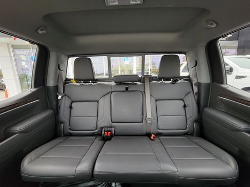 Used 2025 Chevrolet Silverado 1500 LT w/ Leather Package image 14