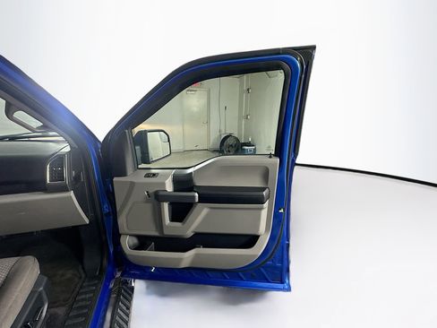 Used 2015 Ford F150 XLT w/ Equipment Group 302A Luxury image 31