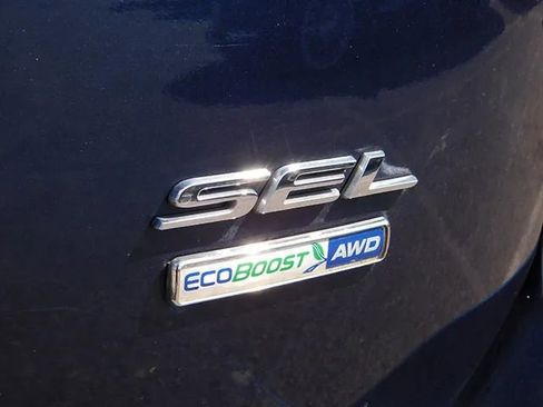 Used 2017 Ford Edge SEL w/ Equipment Group 201A AWD/4WD image 7