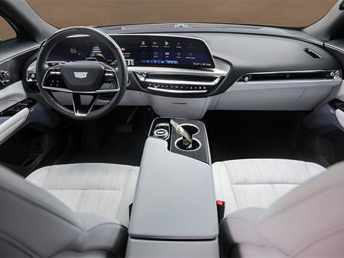 Used 2025 Cadillac Lyriq Luxury image 25