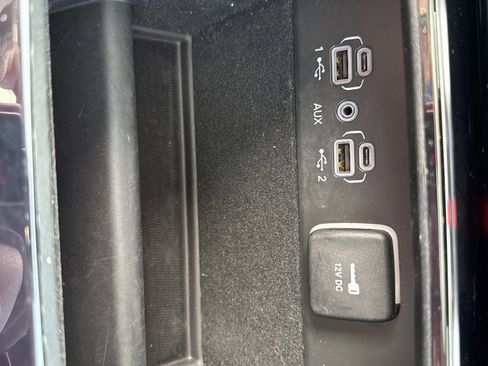 Used 2022 Jeep Grand Cherokee Limited image 16