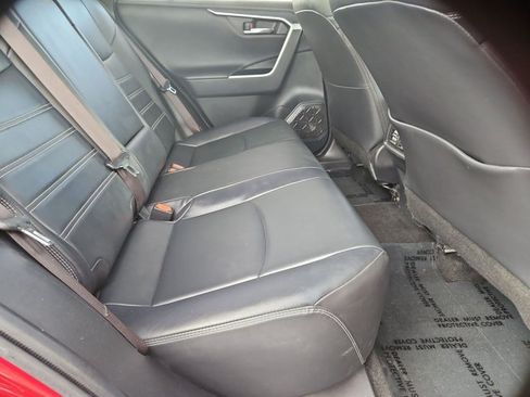 Used 2019 Toyota RAV4 Limited w/ Advanced Technology Package FWD image 26