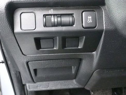 Used 2018 Subaru Forester 2.5i Premium w/ All-Weather Package AWD/4WD image 16