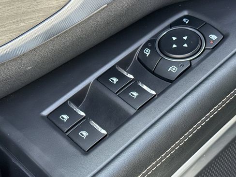 Used 2025 Ford Expedition Platinum AWD/4WD image 21