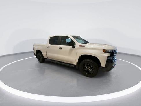 Used 2022 Chevrolet Silverado 1500 LT Trail Boss w/ Convenience Package II image 2
