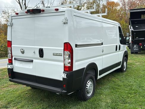 Used 2025 RAM ProMaster 2500 w/ Premium Convenience Group image 3