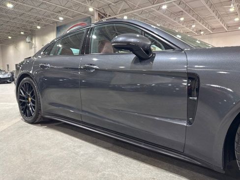 Used 2017 Porsche Panamera image 25