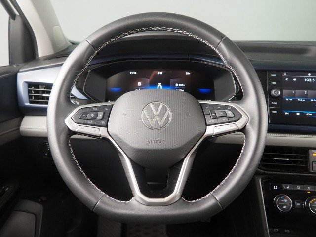 Used 2024 Volkswagen Taos SE FWD image 17