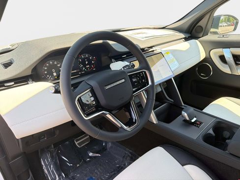 New 2026 Land Rover Discovery Sport Landmark AWD/4WD image 17