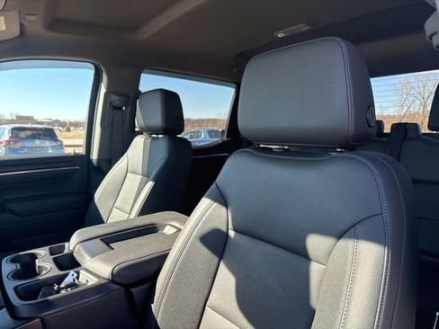 Used 2023 GMC Sierra 1500 SLT image 17