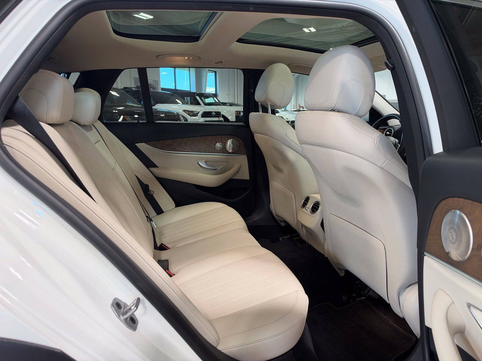 Used 2021 Mercedes-Benz E 450 4MATIC All-Terrain Wagon w/ Premium Package image 37
