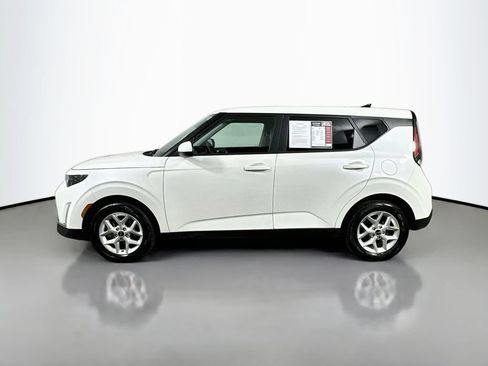 Used 2025 Kia Soul LX w/ LX Technology Package FWD image 5