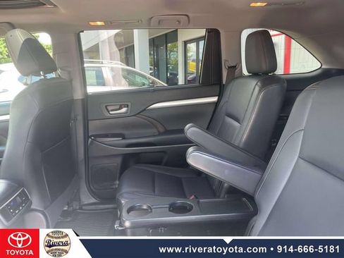 Used 2015 Toyota Highlander XLE AWD/4WD image 13