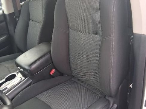 Used 2020 Nissan Pathfinder S FWD image 14