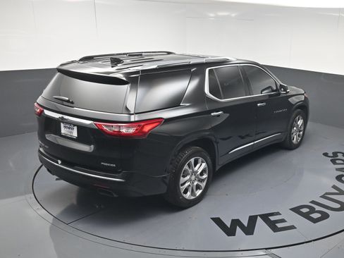 Used 2021 Chevrolet Traverse Premier AWD/4WD image 38