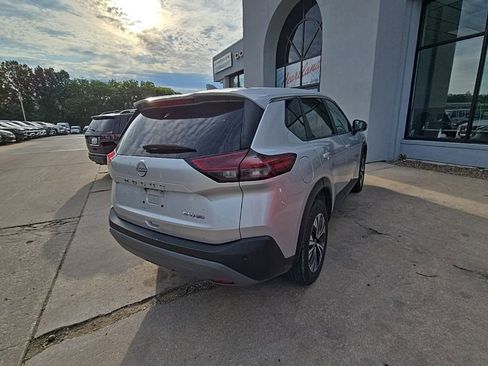 Used 2023 Nissan Rogue SV AWD/4WD image 7