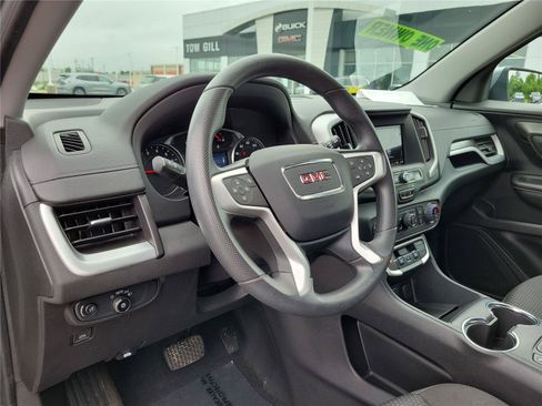Used 2023 GMC Terrain SLE w/ Driver Convenience Package FWD image 18