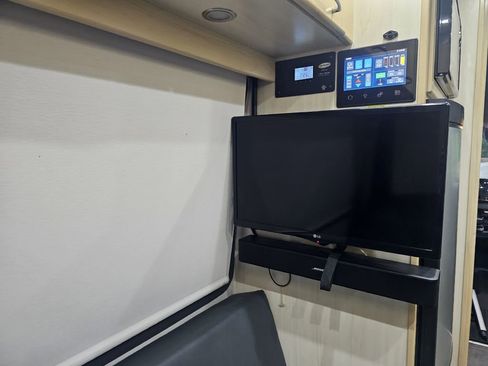 Used 2019 Mercedes-Benz Sprinter 144 image 24