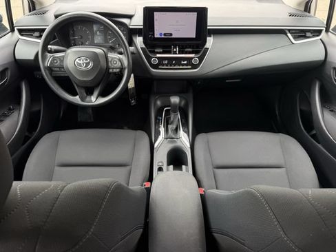 Used 2025 Toyota Corolla LE FWD image 11