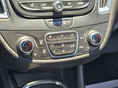 Used 2020 Chevrolet Malibu LT FWD image 29