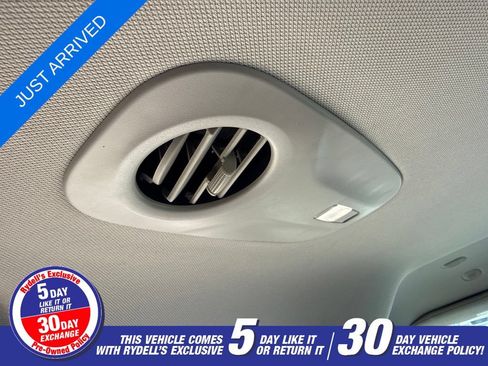 Certified 2024 Chrysler Pacifica Touring-L FWD image 29