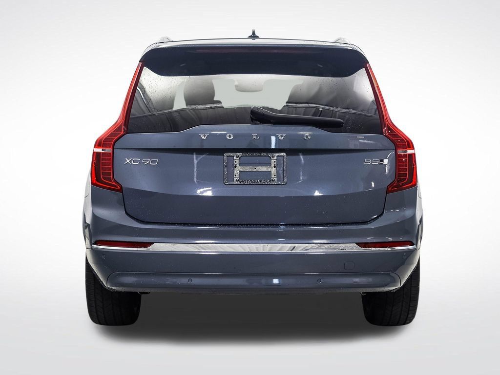 Used 2023 Volvo XC90 B5 Plus AWD/4WD image 4