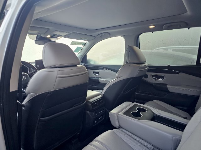Used 2023 Honda Pilot Elite image 9