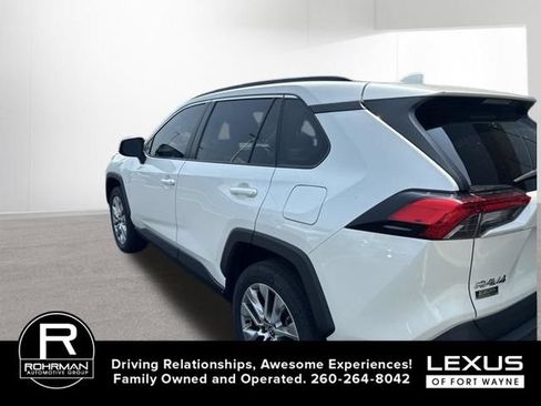 Used 2022 Toyota RAV4 XLE Premium AWD/4WD image 10