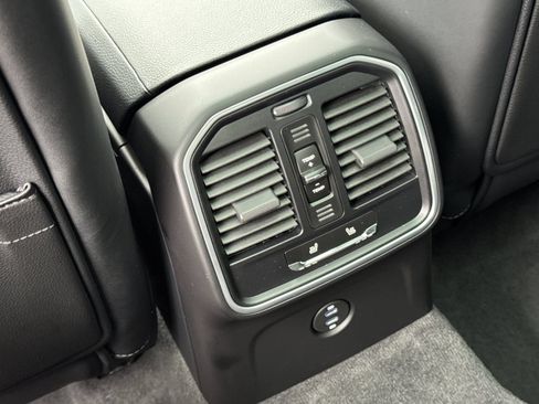 Certified 2026 Porsche Macan S AWD/4WD image 15