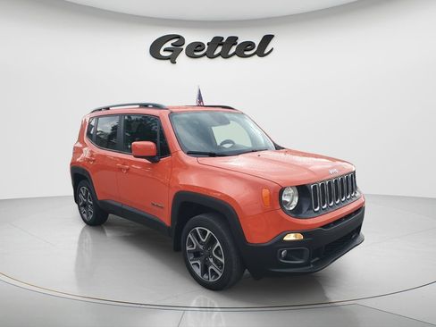 Used 2018 Jeep Renegade Latitude w/ Popular Equipment Group AWD/4WD image 3