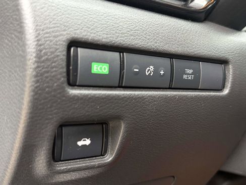 Used 2021 Nissan Sentra SR FWD image 17