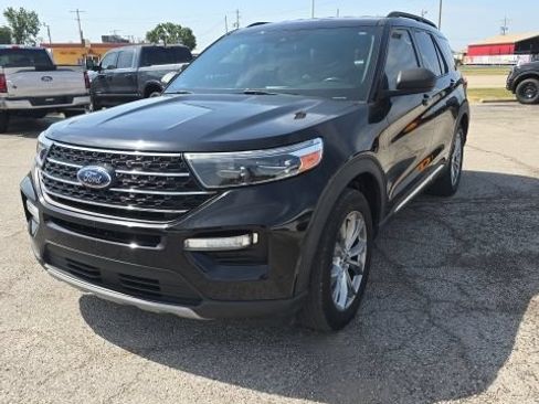 Used 2020 Ford Explorer XLT w/ Equipment Group 202A AWD/4WD image 7