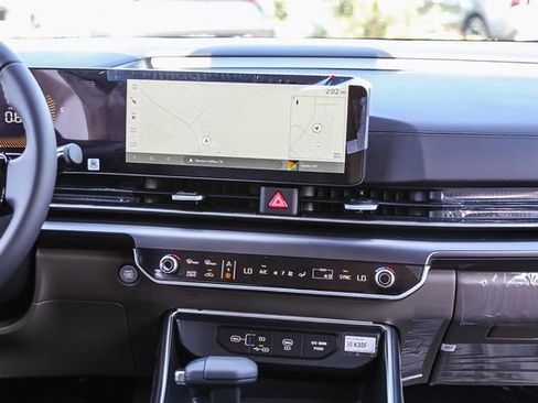 New 2026 Kia Carnival image 13