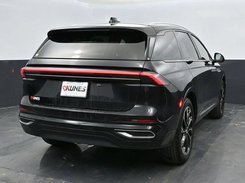Used 2024 Lincoln Nautilus Reserve AWD/4WD image 6